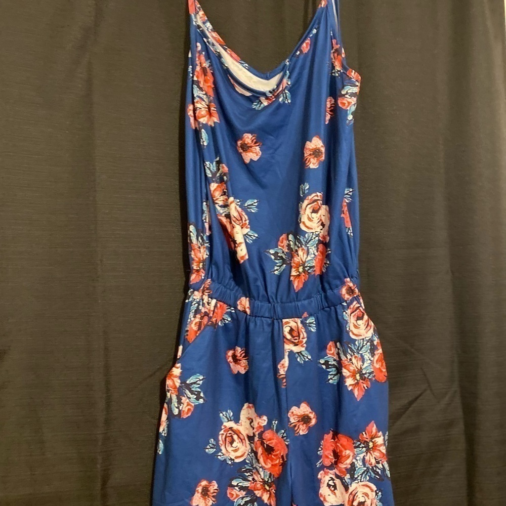 Reoria Floral Jumper. Size Medium.​